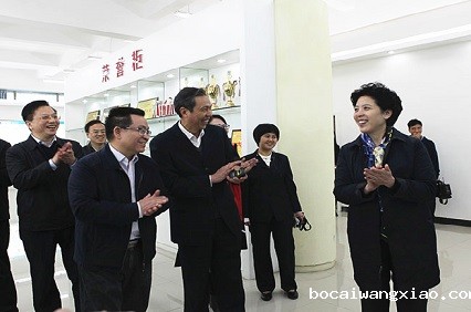 时任省委副书记乌兰来学校调研党建和思想政治工作