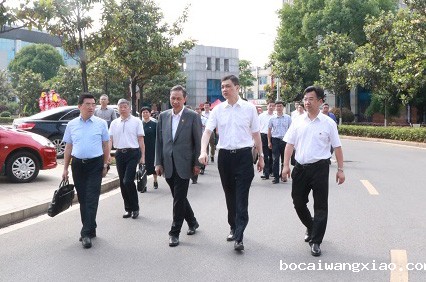 国家发展和改革委员会副主任（时任省自然资源厅厅长）周海兵来校调研指导工作